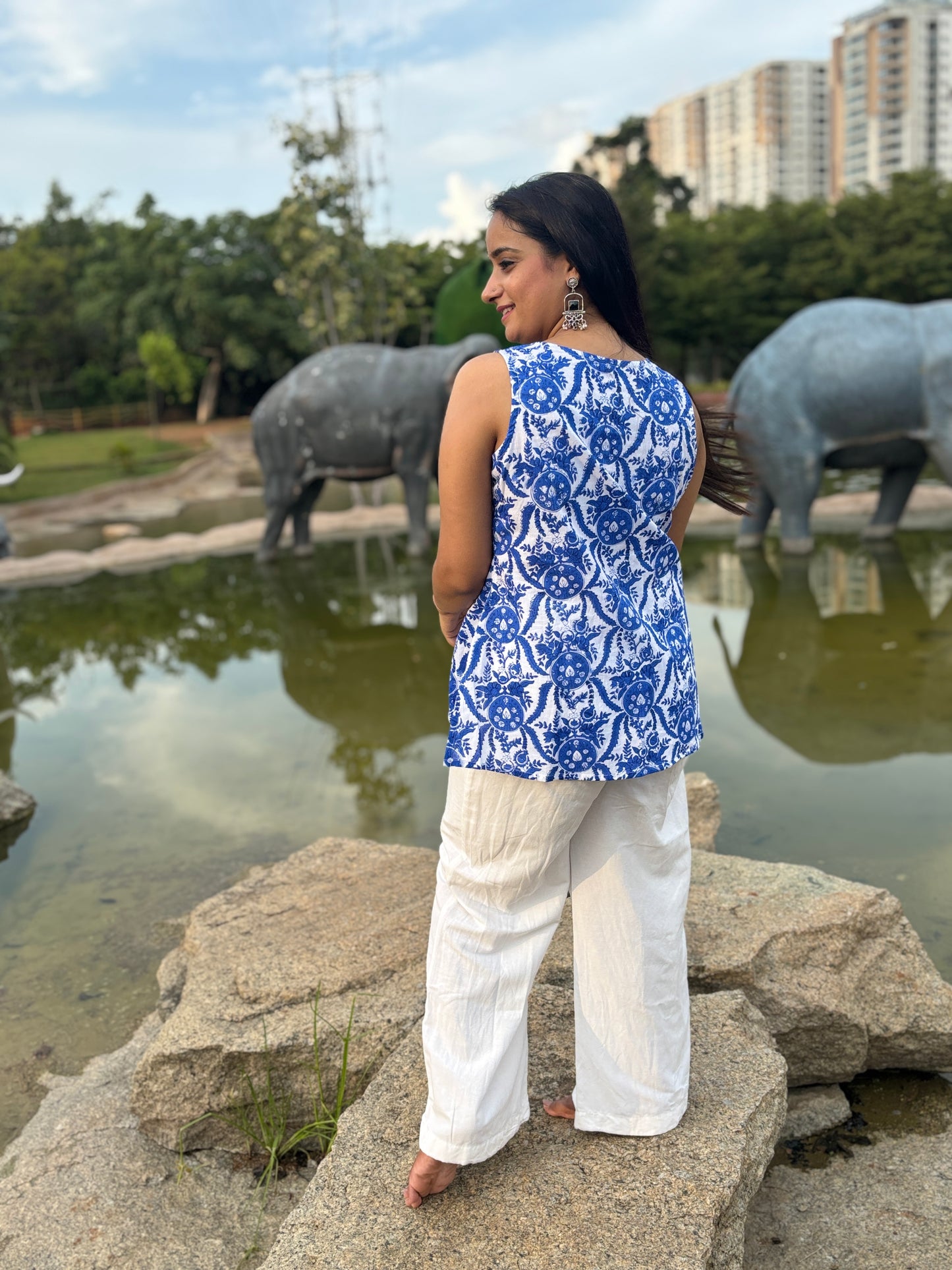 Aarvi Aura