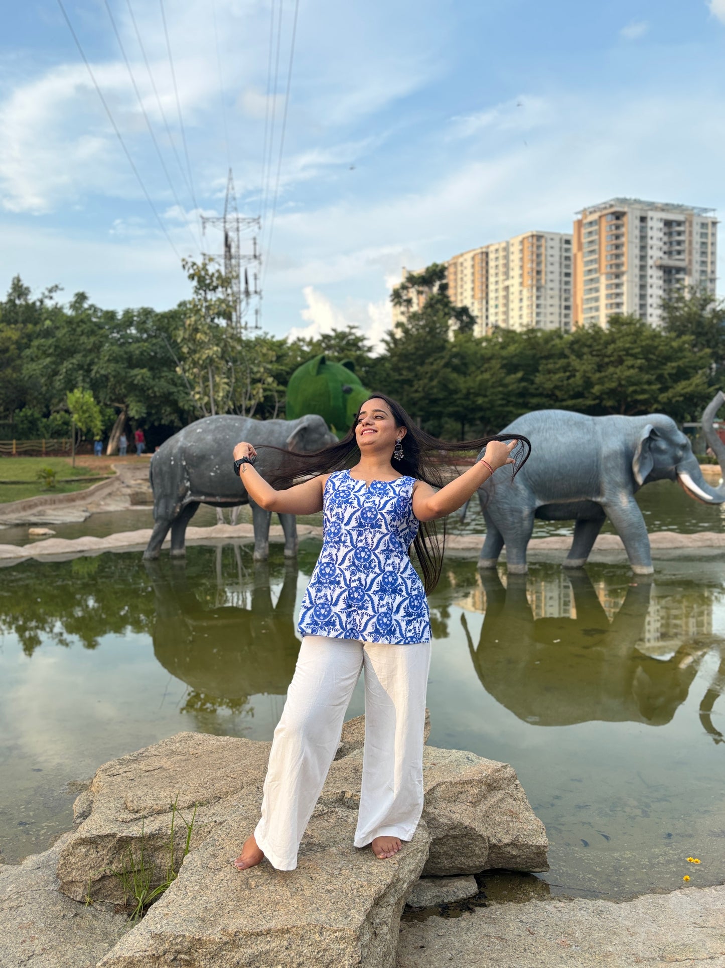 Aarvi Aura